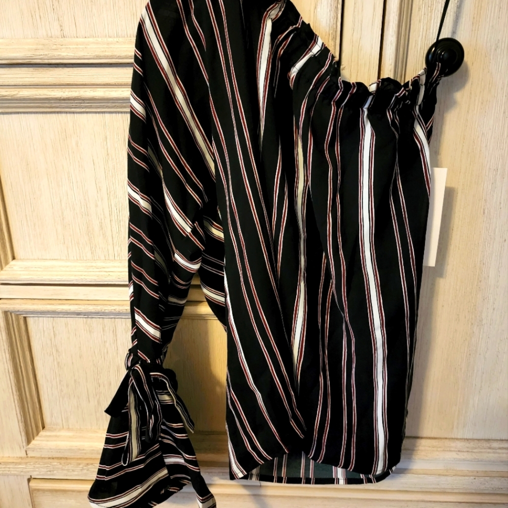NWT Bishop + Young off the shoulder long sleeve blouse with flare sleeve